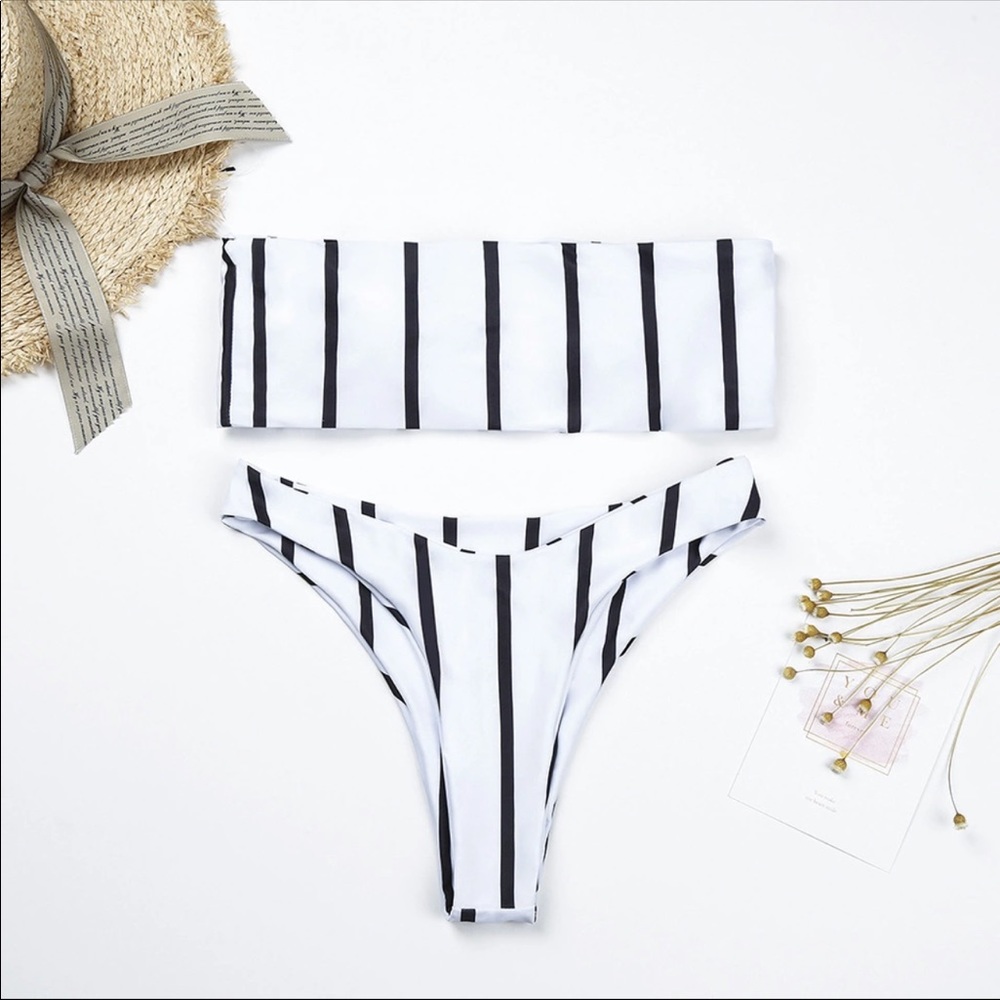 RESTOCK 💫 White & Black Striped Bandeau bikini - Picture 2 of 2